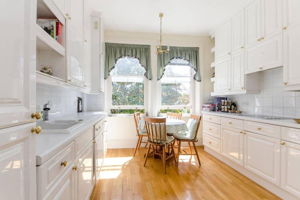 Large 3 Bed Flat In Central Wimbledon لندن المظهر الخارجي الصورة