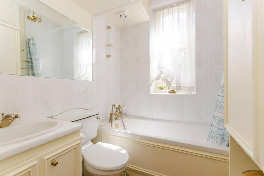 Large 3 Bed Flat In Central Wimbledon لندن المظهر الخارجي الصورة